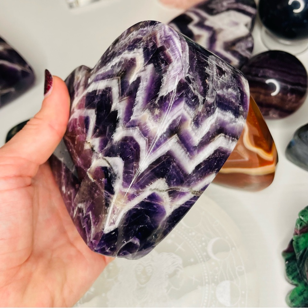 XL Chunky Amethyst Heart - Picture 2 of 2